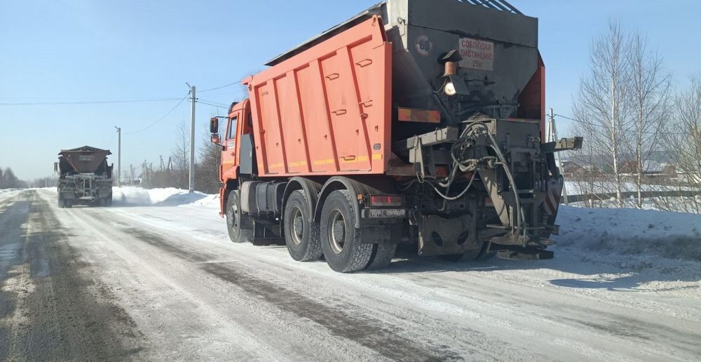 Пескоразбрасыватель Посыпка песком, ПГМ. Обслуживание дорог взять в аренду, заказать, цены, услуги - Сургут