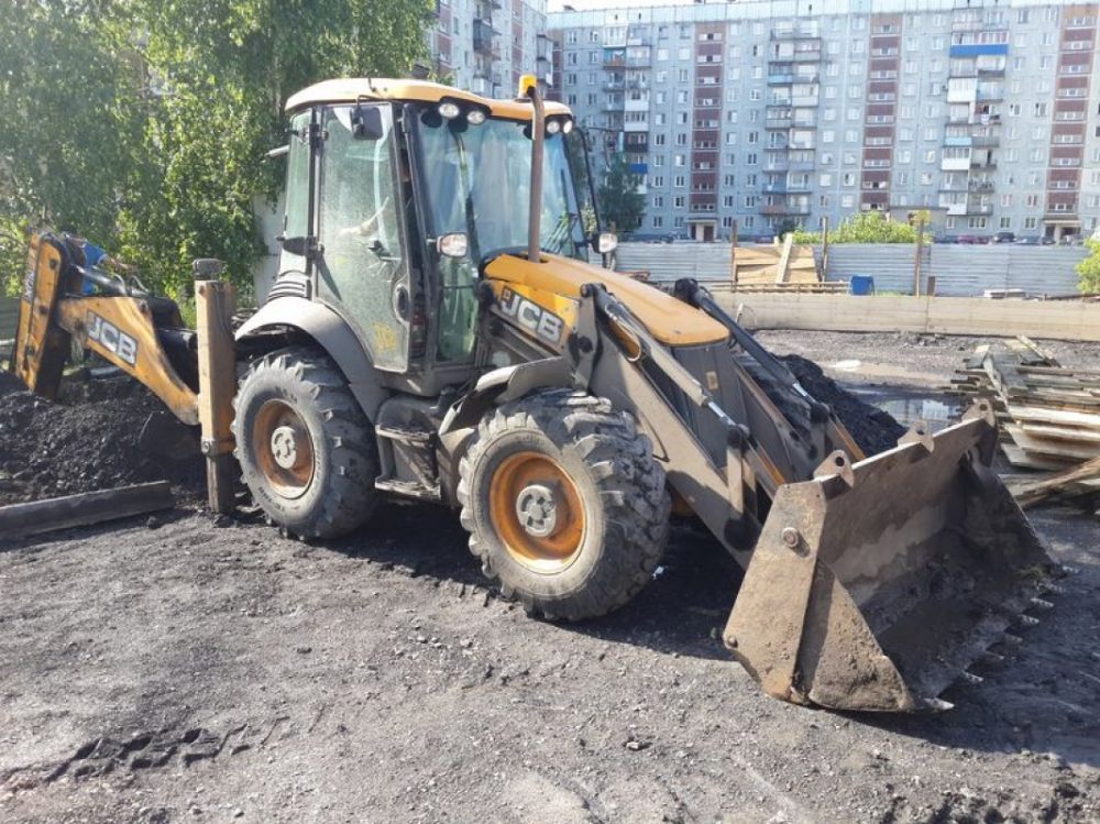 Услуги спецтехники для разравнивания грунта и насыпи стоимость услуг и где заказать - Сургут