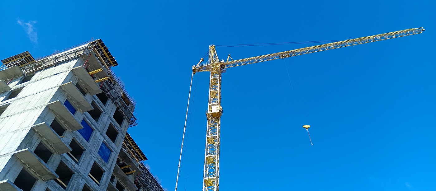 Аренда и услуги башенных кранов для стротельства высотных домов и зданий в Приобье