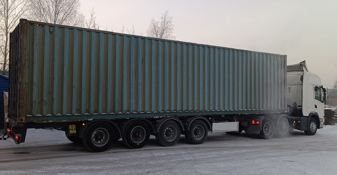 Контейнеровоз для перевозки контейнеров 20 и 40 футов в Сургуте