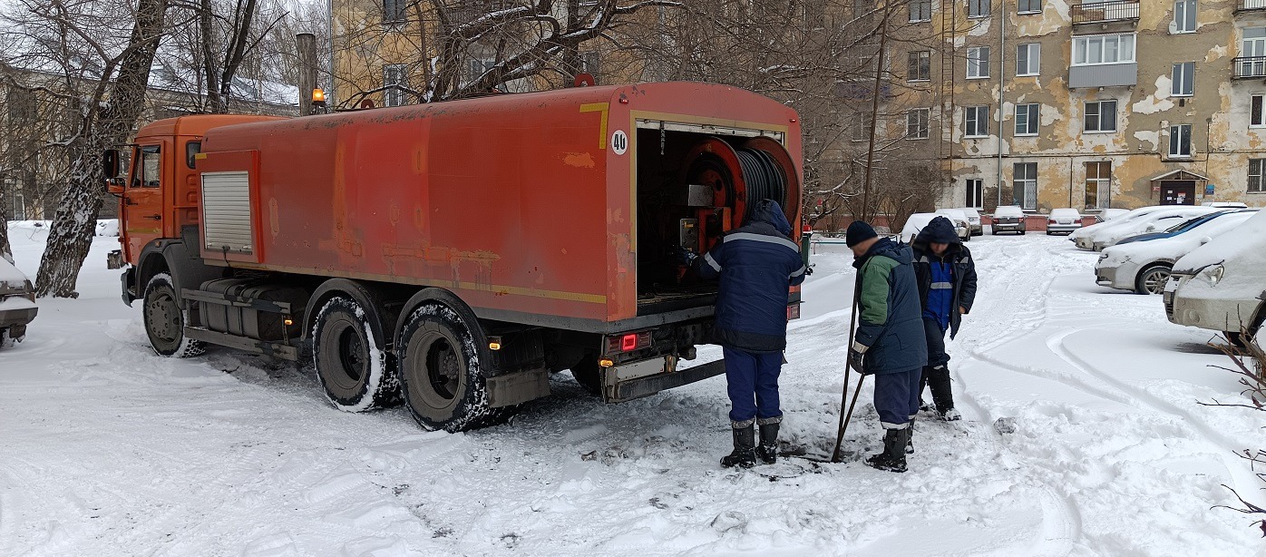 Прочистка канализации от засоров гидропромывочной машиной и специальным оборудованием в Ханты-Мансийском АО